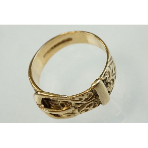 214 - 9ct yellow gold ring modelled as a buckle, width at widest point approx 11mm, ring size O½