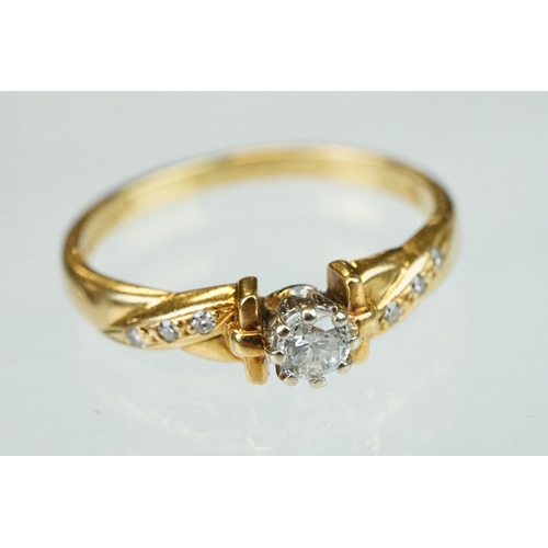 252 - Diamond solitaire 18ct yellow gold ring, the round brilliant cut diamond claw set, stated weight app... 