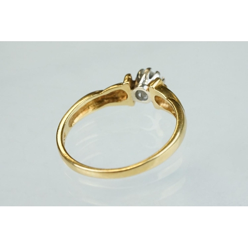 252 - Diamond solitaire 18ct yellow gold ring, the round brilliant cut diamond claw set, stated weight app... 