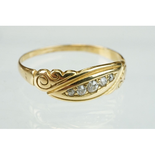 363 - Late 19th century / early 20th century diamond five stone unmarked yellow gold ring, five small grad... 