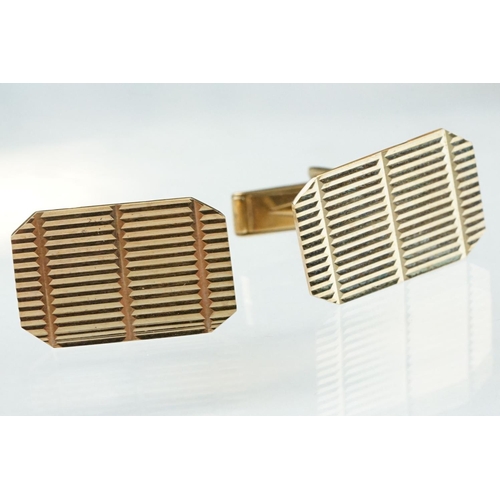 39 - Pair of 9ct yellow gold cufflinks, bright cut rectangular panels with truncated corners, dimensions ... 