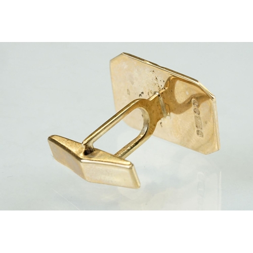 39 - Pair of 9ct yellow gold cufflinks, bright cut rectangular panels with truncated corners, dimensions ... 