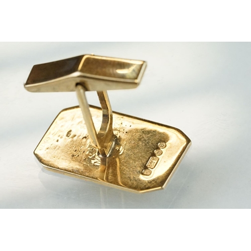 39 - Pair of 9ct yellow gold cufflinks, bright cut rectangular panels with truncated corners, dimensions ... 