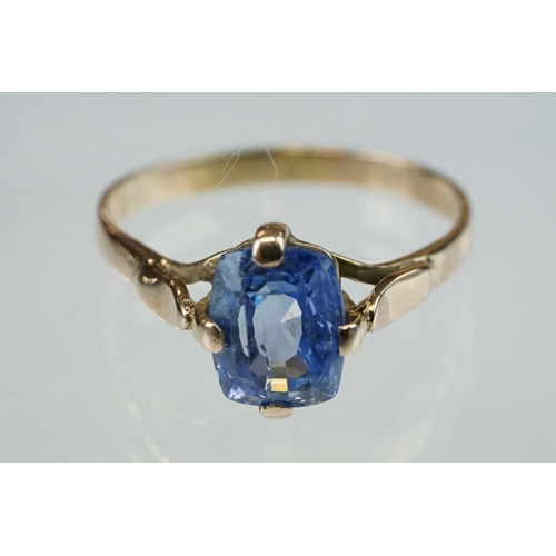 74 - Sapphire unmarked yellow gold ring, the cushion cut blue sapphire measuring approx 8.5mm x 7.0mm, fo... 