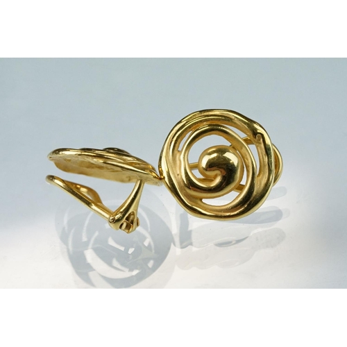 78 - Pair of 9ct yellow gold swirl design clip-on earrings, diameter approx 15mm