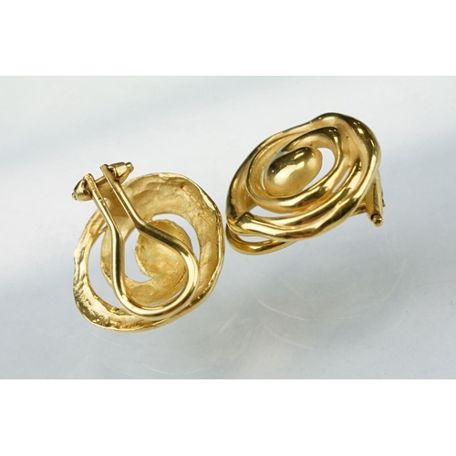 78 - Pair of 9ct yellow gold swirl design clip-on earrings, diameter approx 15mm