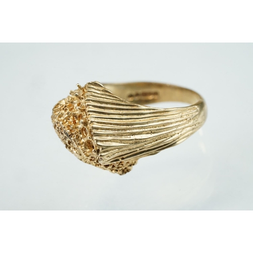 93 - 9ct yellow gold textured modernist ring, asymmetric design, ring size N½