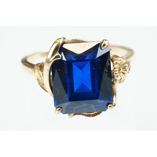 94 - Blue stone 9ct yellow gold dress ring, possibly synthetic blue spinel, size M½; together with two pa... 