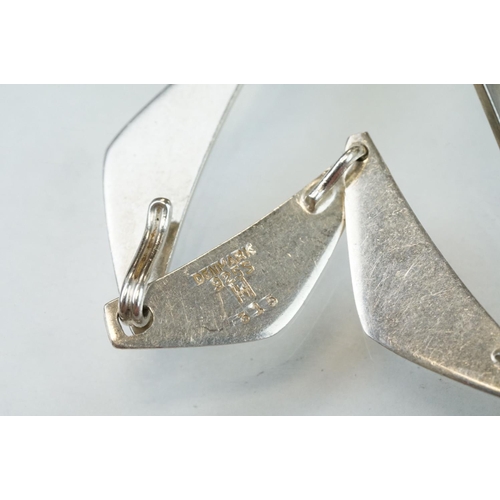 24 - Hans Hansen Danish silver necklace formed of interlocking plain polished triangular links, hook and ... 