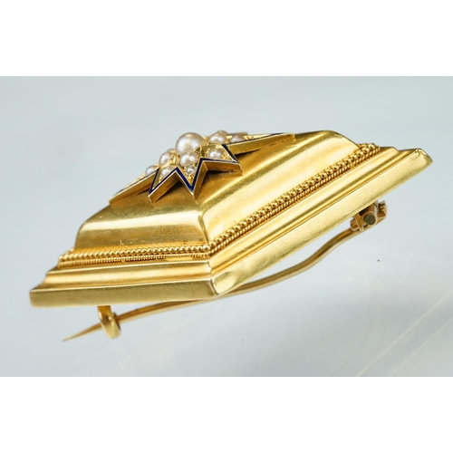 28 - Late Victorian pearl enamelled 18ct yellow gold brooch, lozenge shaped form, the raised star centrep... 