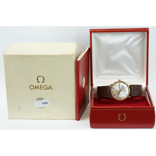 366 - Omega 9ct gold cased 1967 automatic gents wristwatch, with silvered dial, pencil hands and an unbran... 