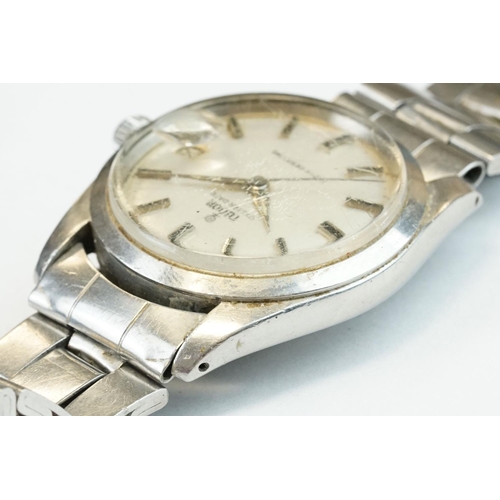 371 - Tudor Oyster Date stainless steel gents wristwatch, with silvered dial, with black date aperture at ... 