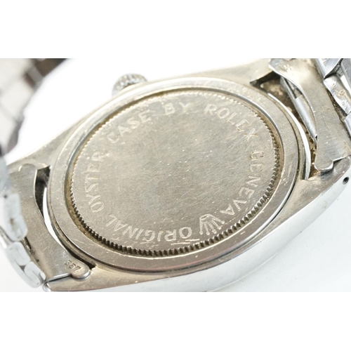 371 - Tudor Oyster Date stainless steel gents wristwatch, with silvered dial, with black date aperture at ... 