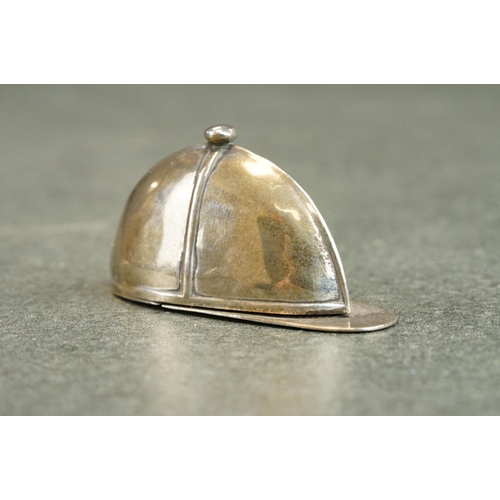 420 - Silver vesta case modelled as a jockey hat, stamped sterling 925, length approx 5cm