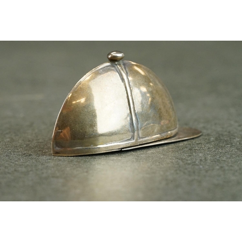 420 - Silver vesta case modelled as a jockey hat, stamped sterling 925, length approx 5cm