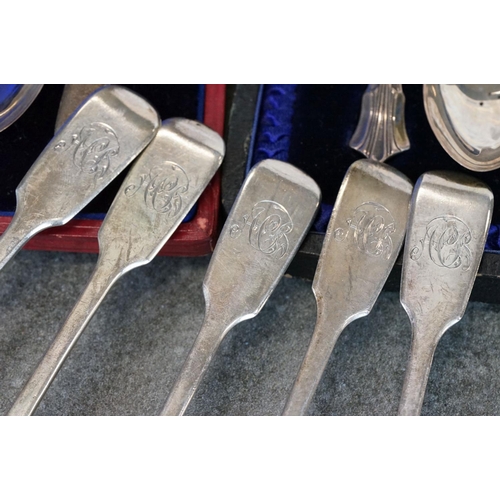 454 - Cased set of six silver teaspoons and a pair of sugar tongs, Albany pattern, makers Charles Wilkes, ... 