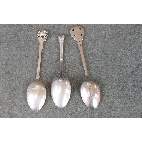 482 - Collection of silver souvenir teaspoons and pickle forks from around the world, to include paste and... 