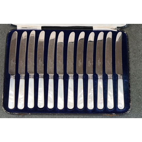 498 - Cased set of six George VI silver demitasse spoons of plain polished form, Sheffield 1938, length ap... 