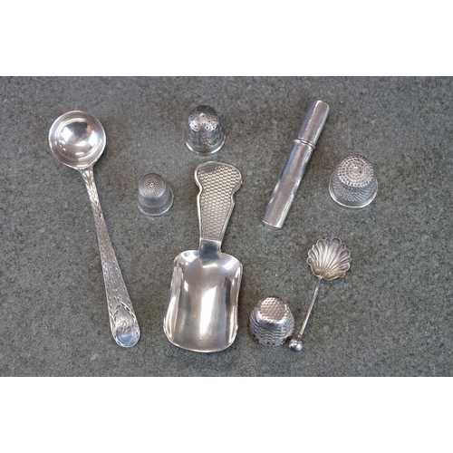 507 - Group of silver items to include a silver caddy spoon with engine turned decoration to handle, Birmi... 