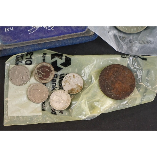 139 - A mixed collection of British pre decimal and foreign coins together with a small quantity of bankno... 