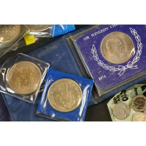 139 - A mixed collection of British pre decimal and foreign coins together with a small quantity of bankno... 