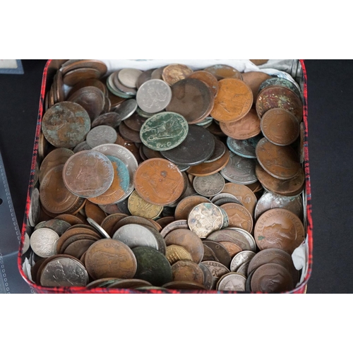 142 - A collection of mainly British pre decimal coins and banknotes to include a good quantity of silver ... 