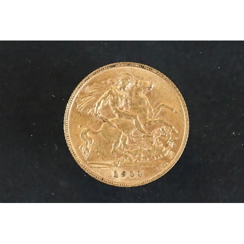 10 - A British King George V 1911 gold half sovereign coin