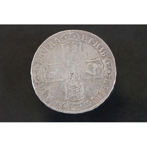 24 - A British King William III silver half crown coin, dated 1696