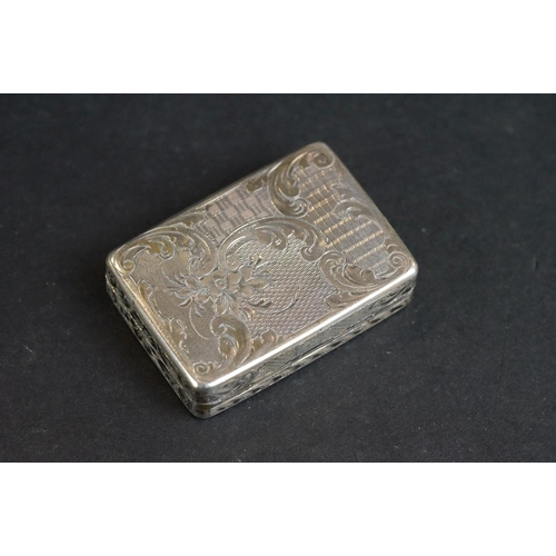 536 - Victorian silver snuff box, vacant shield shaped cartouche to the hinged lid, the lid, body and base... 