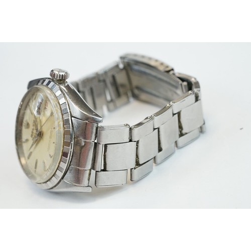 367 - Rolex Oyster-Perpetual Datejust gents 1958 stainless steel wristwatch, with baton hour markers, date... 