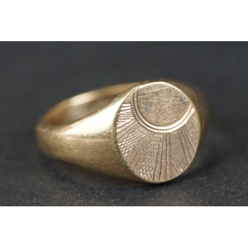 313 - 9ct yellow gold signet ring, rubbed engraved initials to the rectangular cartouche, Chester 1941, ri... 