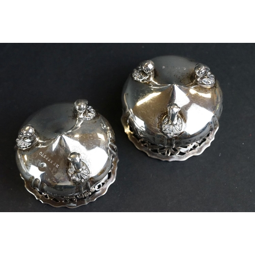 541 - Pair of Edwardian silver open salt cellars, pierced foliate rim, ribbed detailing to the body, raise... 