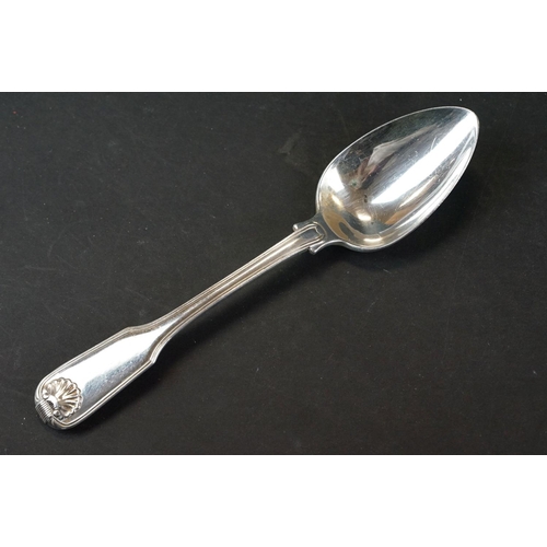 543 - Assorted silver spoons and teaspoons to include seven Victorian silver Old English pattern teaspoons... 