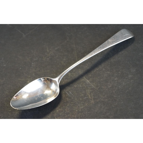 543 - Assorted silver spoons and teaspoons to include seven Victorian silver Old English pattern teaspoons... 