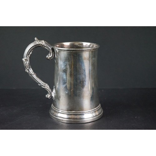 514 - Edward VII silver tankard with engraved banding decoration and presentation inscription to front, Sh... 