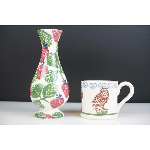 23 - Collection of animal themed spongeware ceramics to include Brixton Pottery (rabbits pattern serving ... 