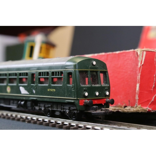 212 - Boxed Triang OO gauge RS1 electric train set containing Princess Victoria locomotive, 2 x coaches an... 