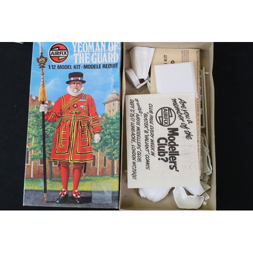 284 - 17 Boxed & unbuilt Airfix plastic model kits to include 12 x Historical figure sets (02511-1 Charles... 