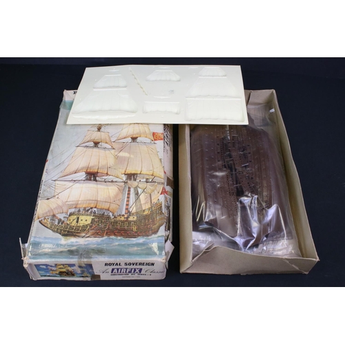 294 - Six Boxed Airfix ship plastic model kits to include 08251-0 Revenge, F901S Royal Sovereign, 09251-3 ... 