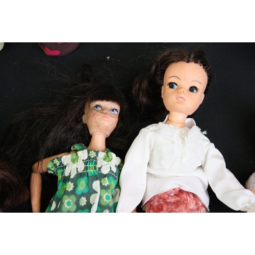 308 - Eight fashion dolls to include a 2nd gen Sindy doll (marked 1077), Uneeda Dollikin doll, 3 x Model T... 