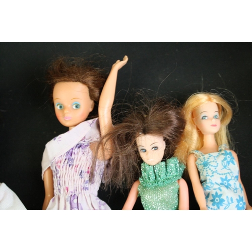 308 - Eight fashion dolls to include a 2nd gen Sindy doll (marked 1077), Uneeda Dollikin doll, 3 x Model T... 