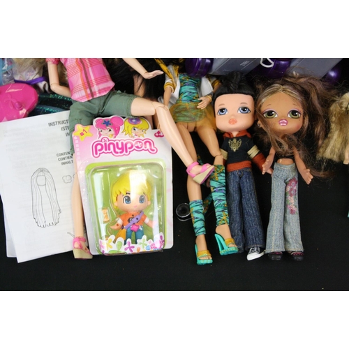 320 - Quantity of contemporary dolls to include Furga, Hasbro Barbie, Bratz etc