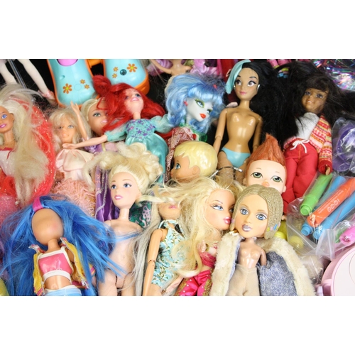 320 - Quantity of contemporary dolls to include Furga, Hasbro Barbie, Bratz etc