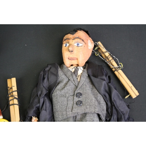 323 - Original boxed Pelham Puppet Mr Turnip puppet in a good overall condition with gd strings, tatty box... 