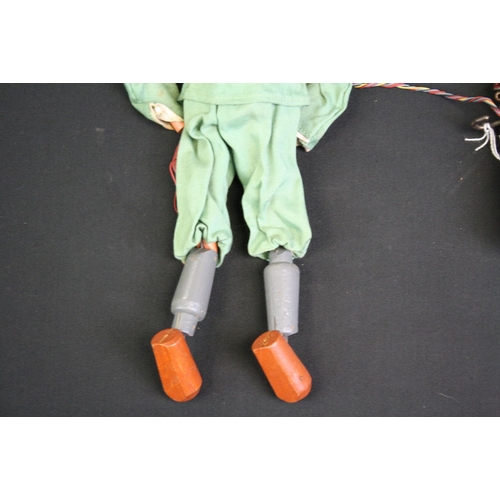 324 - Original boxed Pelham Puppet Colonel Beetroot puppet in a good condition with gd strings, with instr... 