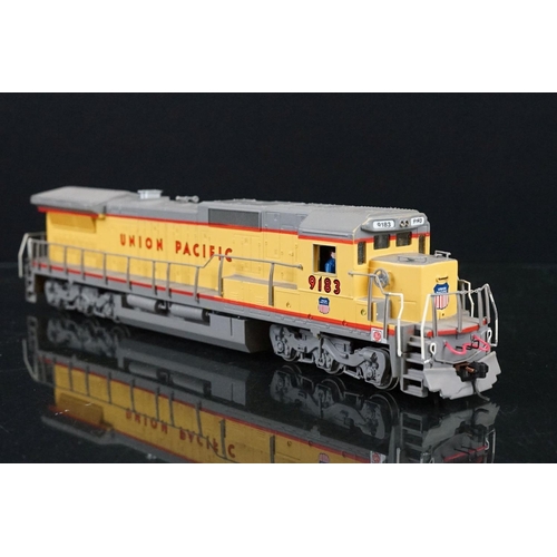 17 - Two boxed Bachmann Spectrum HO gauge locomotives to include 85002 Dash 8 40C Union Pacific #9183 and... 