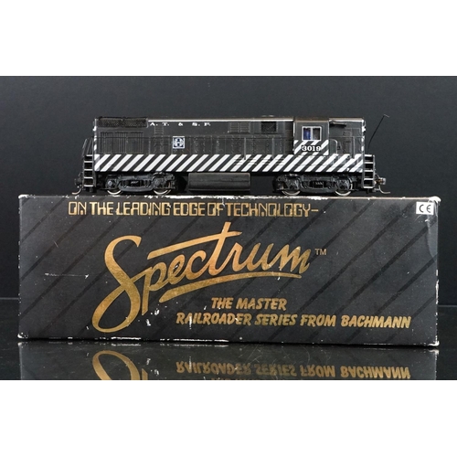 17 - Two boxed Bachmann Spectrum HO gauge locomotives to include 85002 Dash 8 40C Union Pacific #9183 and... 