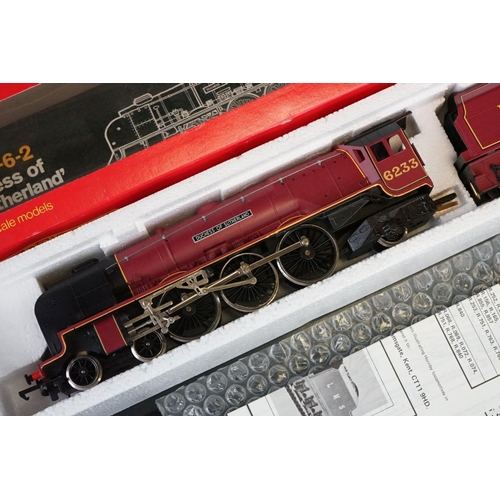 18 - Four boxed Hornby OO gauge locomotives to include R857 BR Loco Ivatt Class 2, R072 BR Class 25 Diese... 