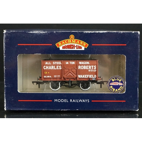 19 - 16 Boxed Bachmann OO gauge items of rolling stock featuring various wagons plus 2 x boxed Bachmann J... 