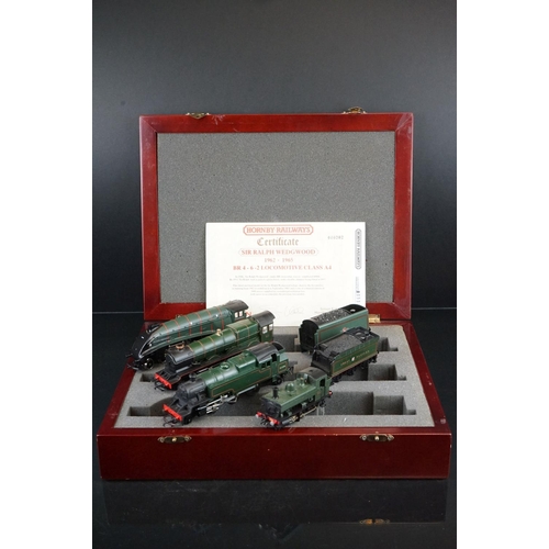 2 - Cased Hornby OO gauge ltd edn Sir Ralph Wedgwood 1962-1965 BR 4-6-2 Locomotive Class A4 (no.000302) ... 